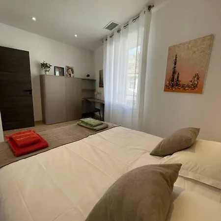 La Remise-gite De Charme 7 Personnes Avec Jacuzzi *