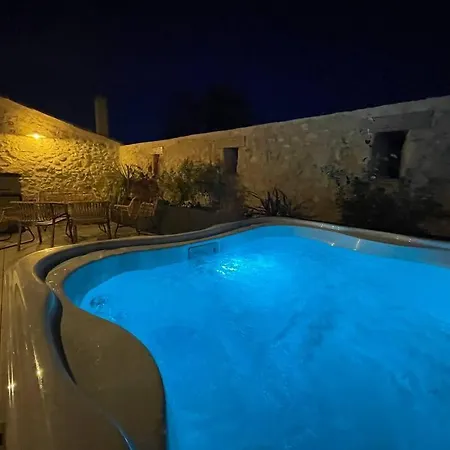 La Remise-gite De Charme 7 Personnes Avec Jacuzzi Dom wakacyjny Saint-André-de-Sangonis