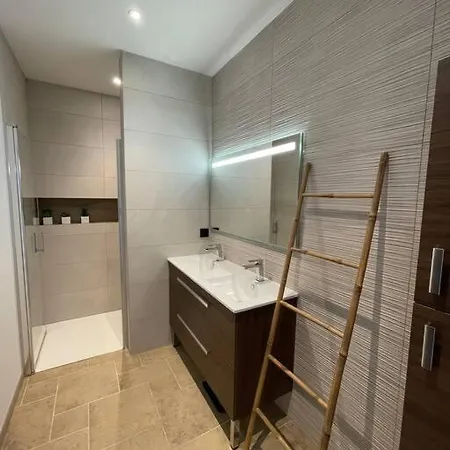 La Remise-gîte De Charme 7 Personnes Avec Jacuzzi