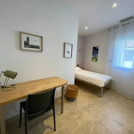 La Remise-gîte De Charme 7 Personnes Avec Jacuzzi Hébergement de vacances *