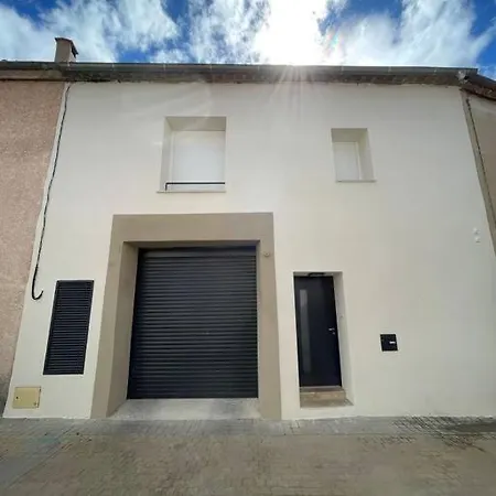 Dom wakacyjny La Remise-gite De Charme 7 Personnes Avec Jacuzzi Saint-André-de-Sangonis
