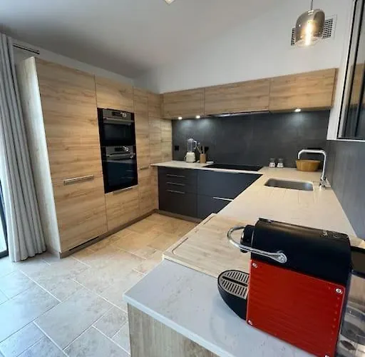 La Remise-gite De Charme 7 Personnes Avec Jacuzzi *