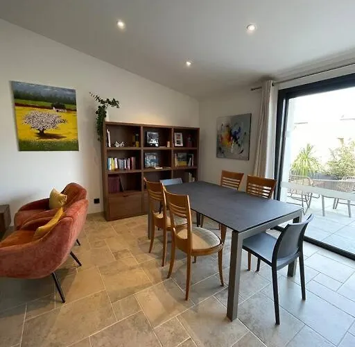 La Remise-gite De Charme 7 Personnes Avec Jacuzzi Saint-André-de-Sangonis