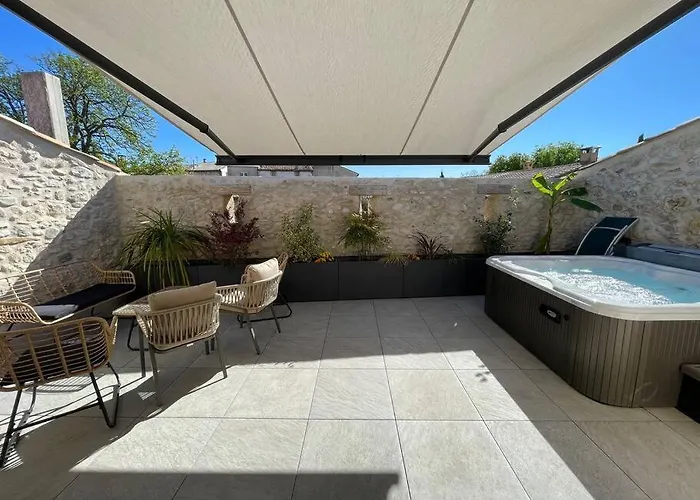 Vakantiehuis La Remise-gite De Charme 7 Personnes Avec Jacuzzi Saint-André-de-Sangonis