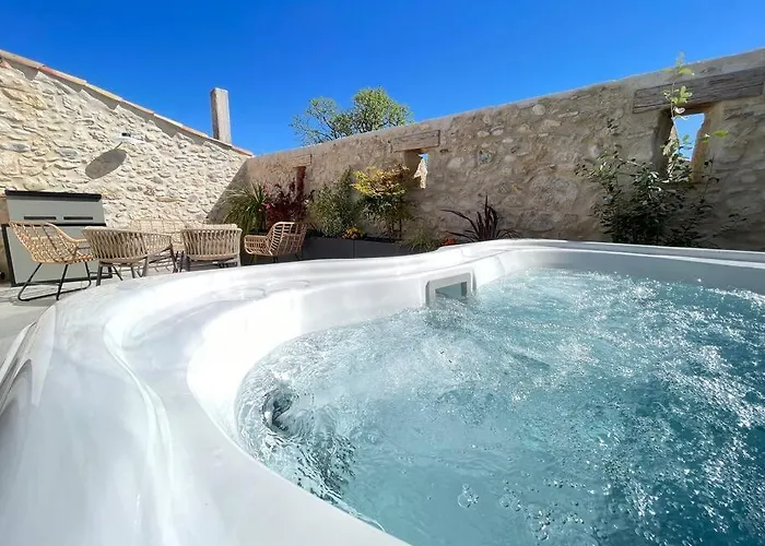 La Remise-gite De Charme 7 Personnes Avec Jacuzzi Saint-André-de-Sangonis